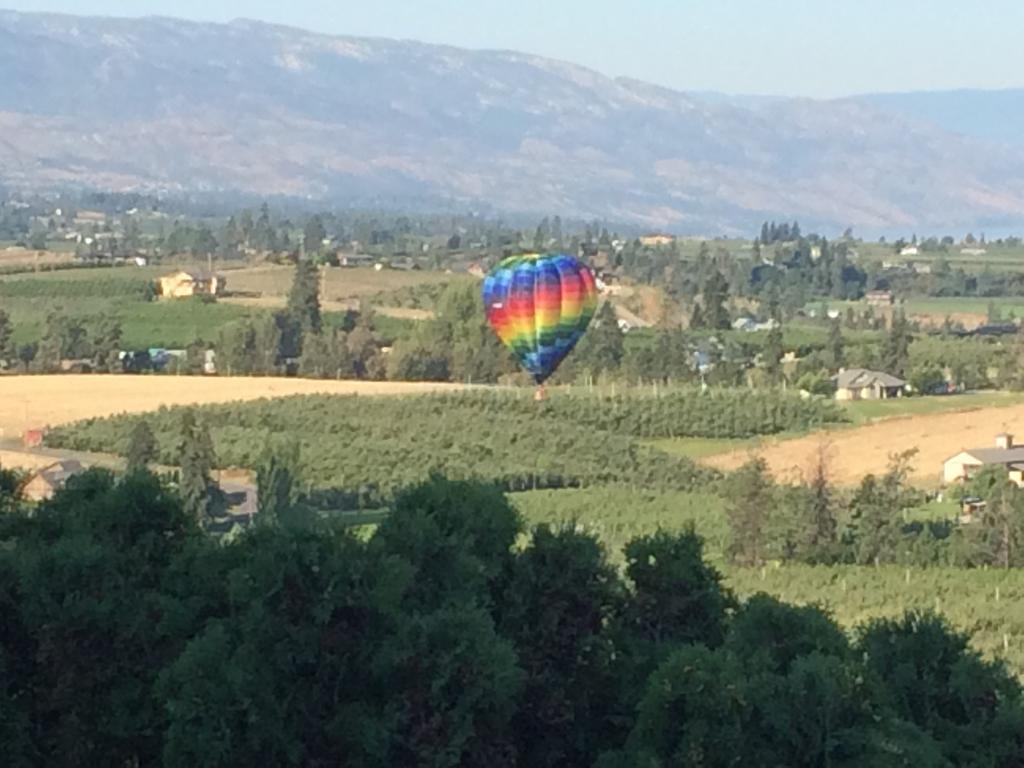 Acker Vacation Rentals Kelowna Esterno foto