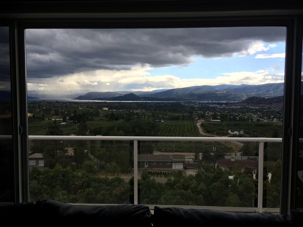 Acker Vacation Rentals Kelowna Esterno foto