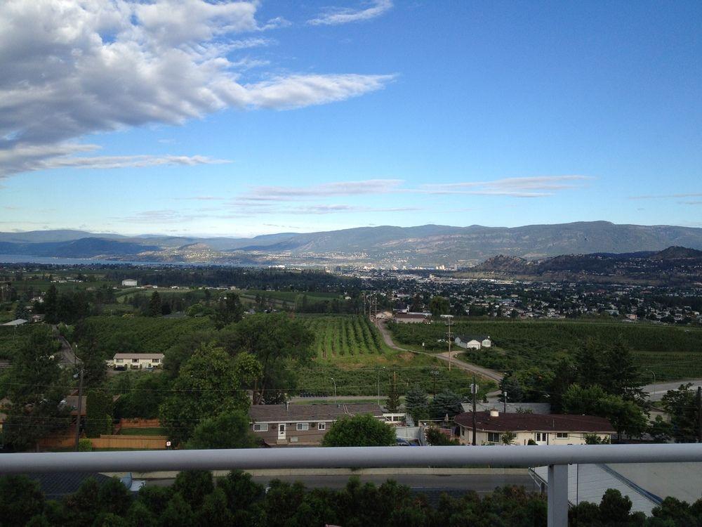 Acker Vacation Rentals Kelowna Esterno foto