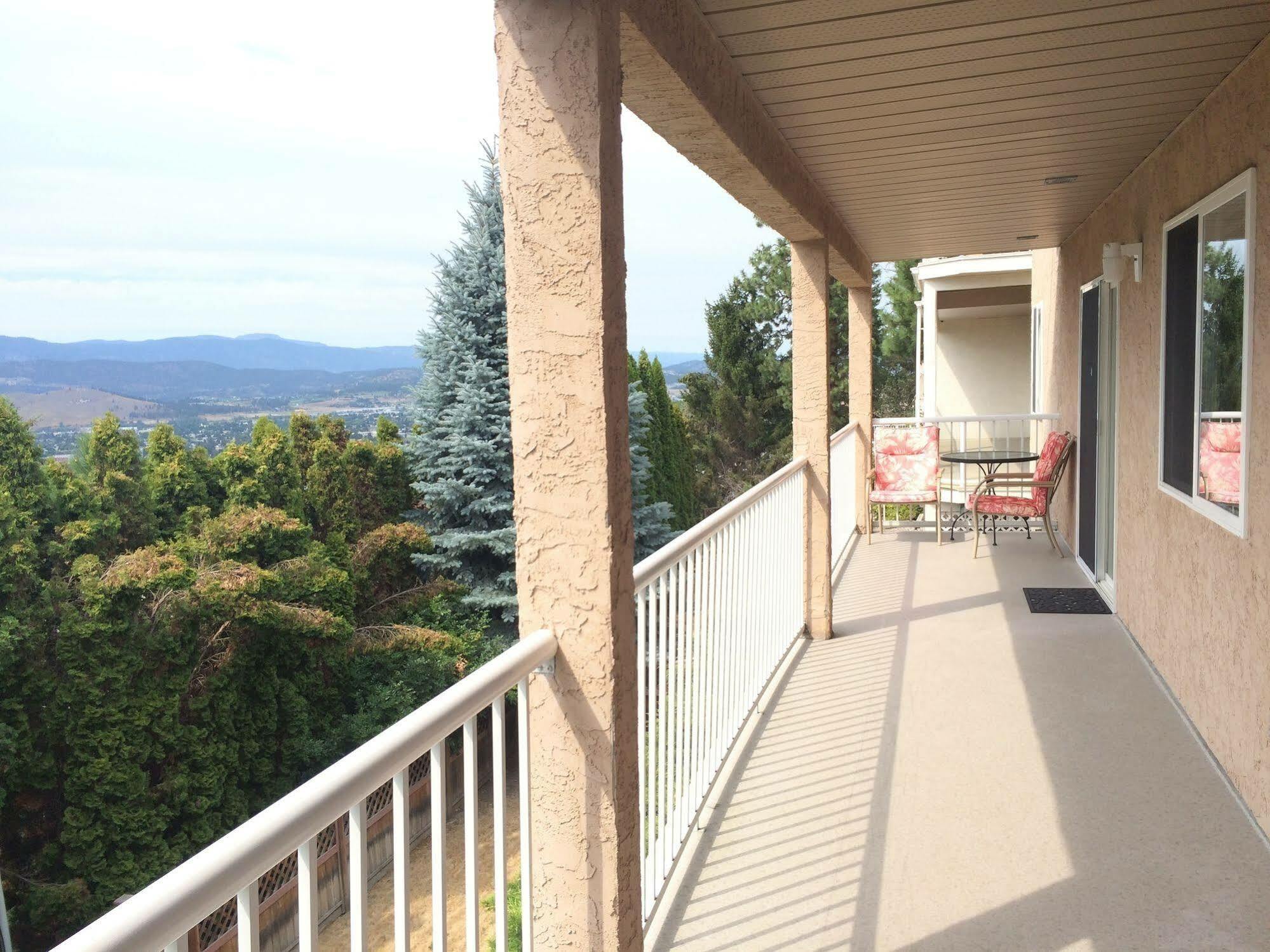Acker Vacation Rentals Kelowna Esterno foto