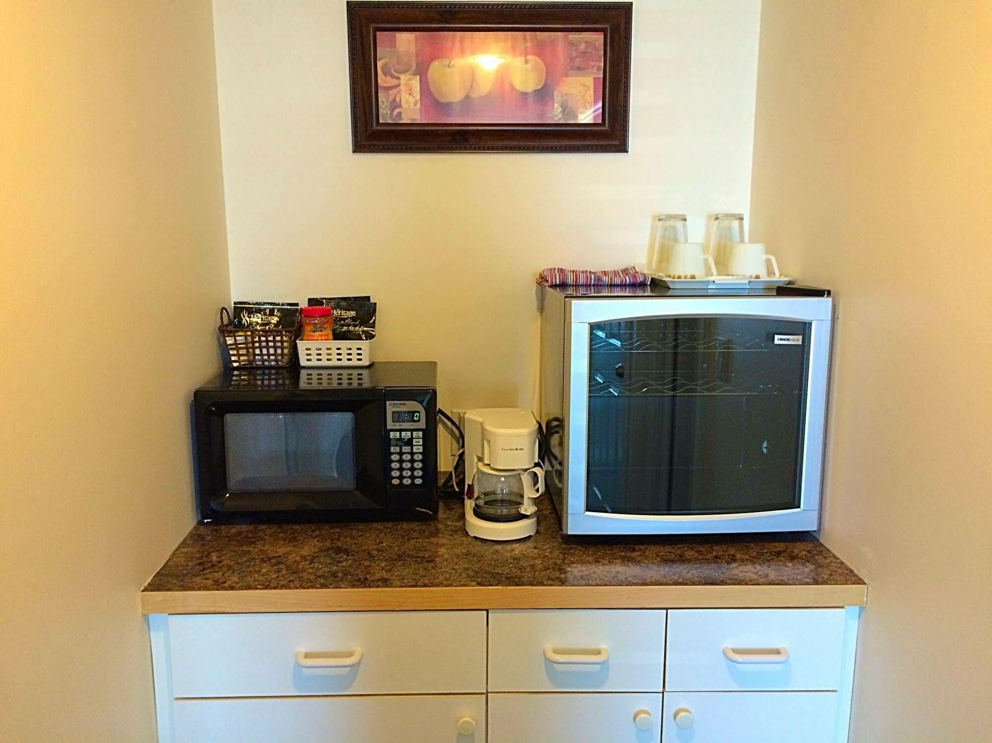 Acker Vacation Rentals Kelowna Esterno foto