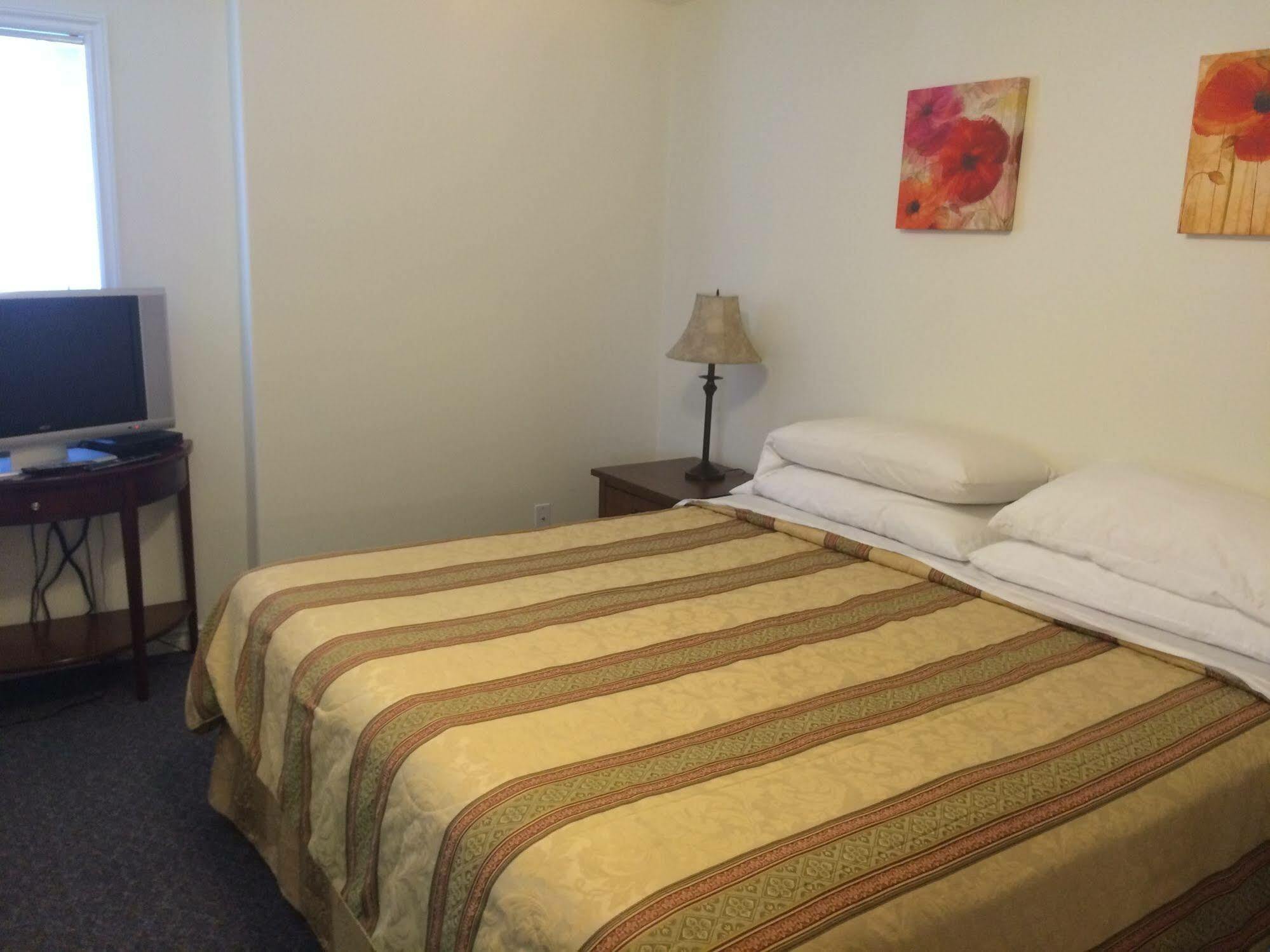 Acker Vacation Rentals Kelowna Esterno foto