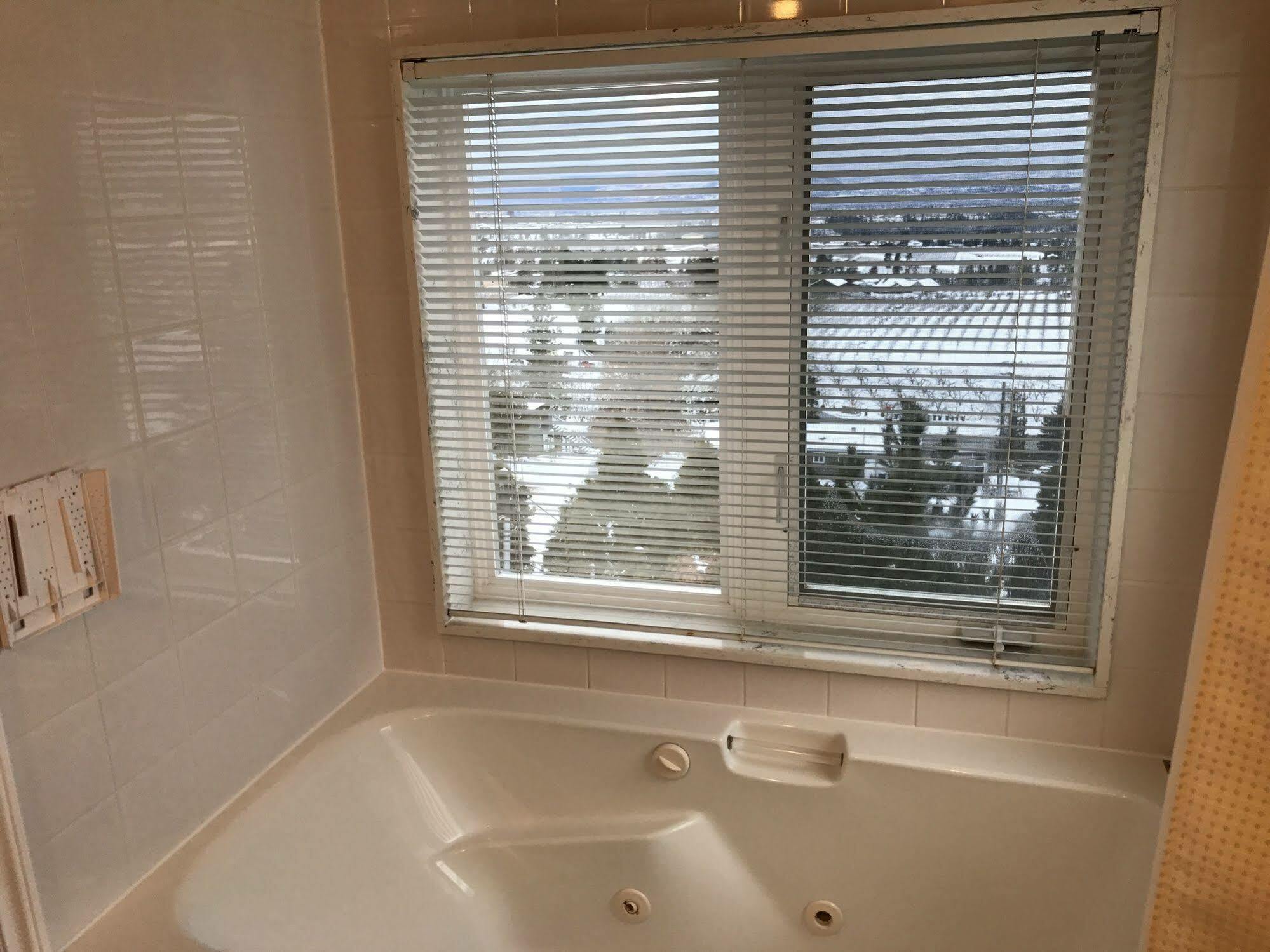 Acker Vacation Rentals Kelowna Esterno foto