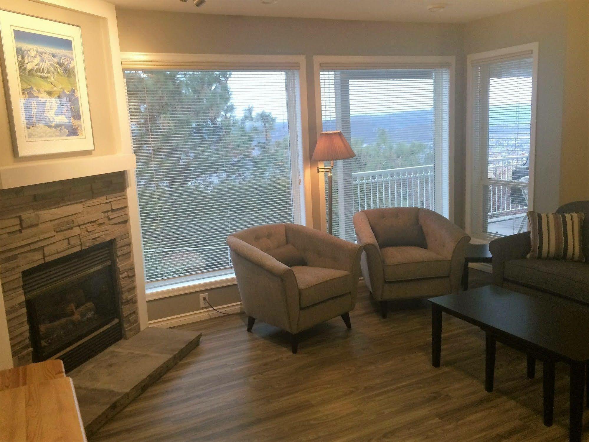 Acker Vacation Rentals Kelowna Esterno foto