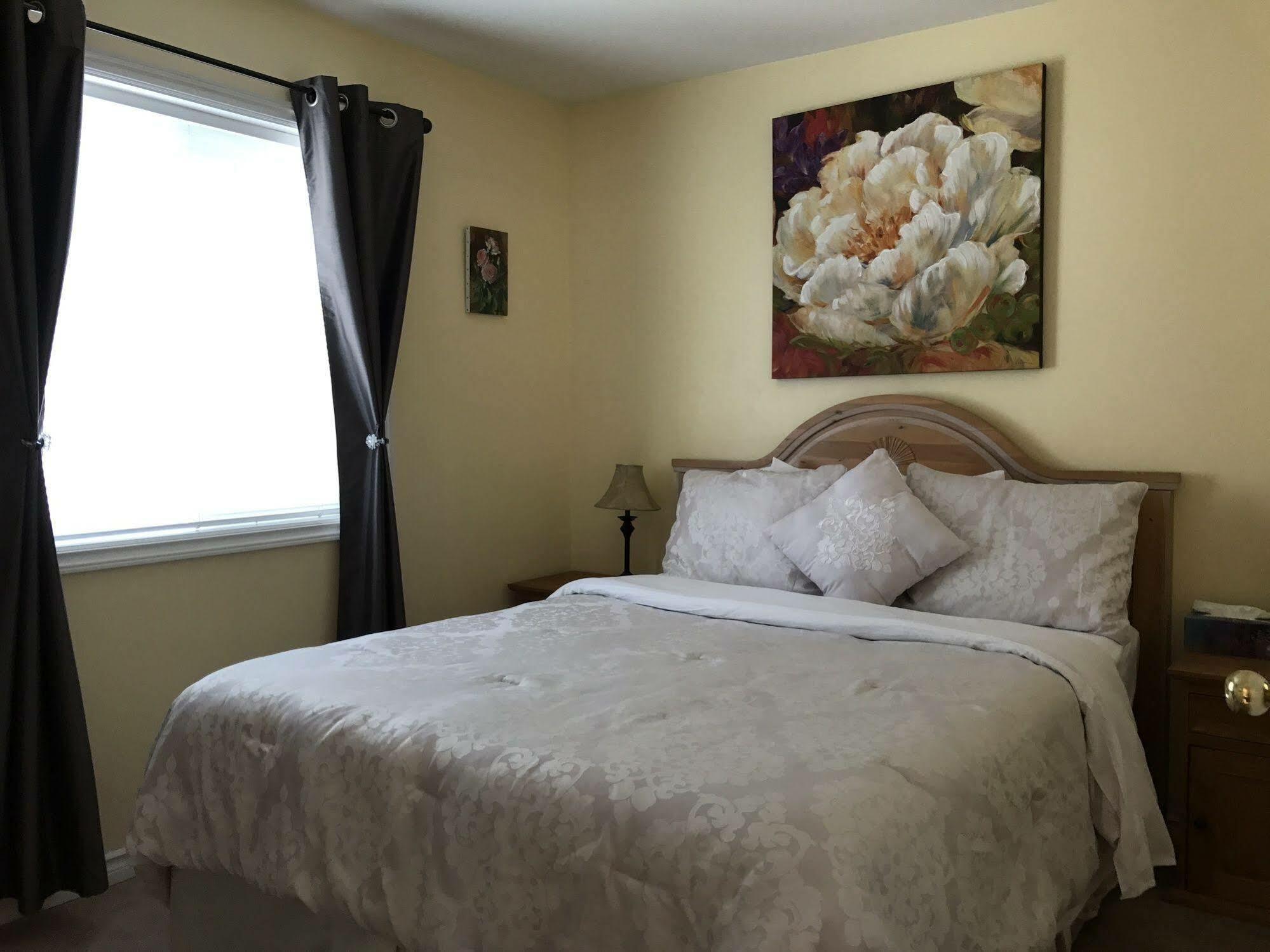 Acker Vacation Rentals Kelowna Esterno foto