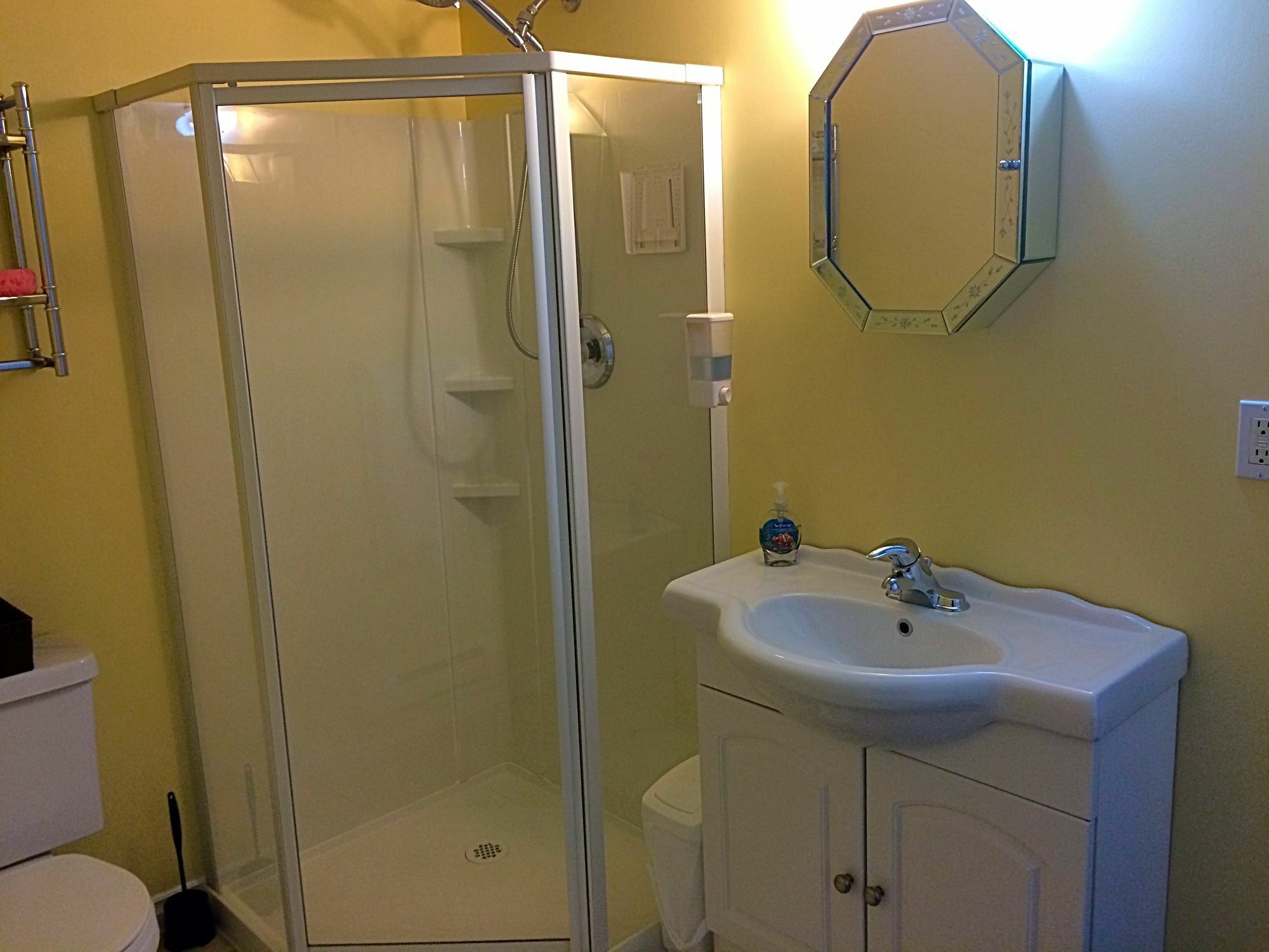 Acker Vacation Rentals Kelowna Esterno foto