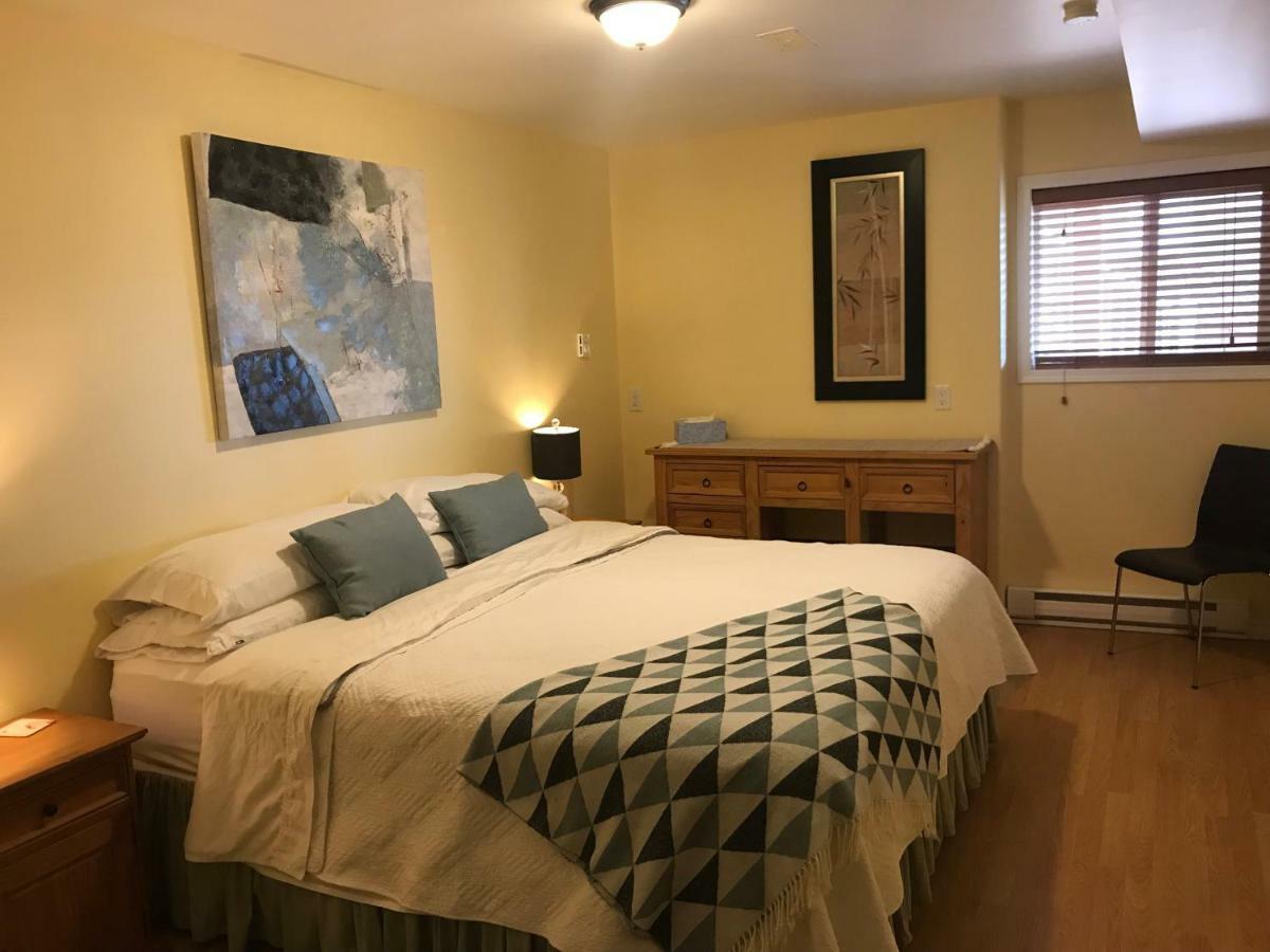 Acker Vacation Rentals Kelowna Esterno foto