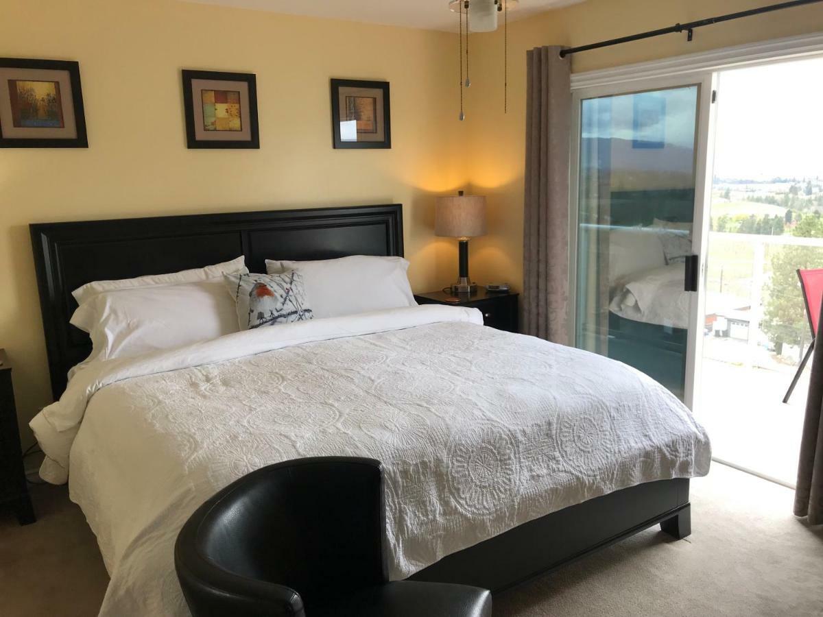 Acker Vacation Rentals Kelowna Esterno foto