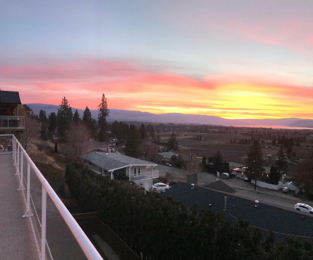 Acker Vacation Rentals Kelowna Esterno foto